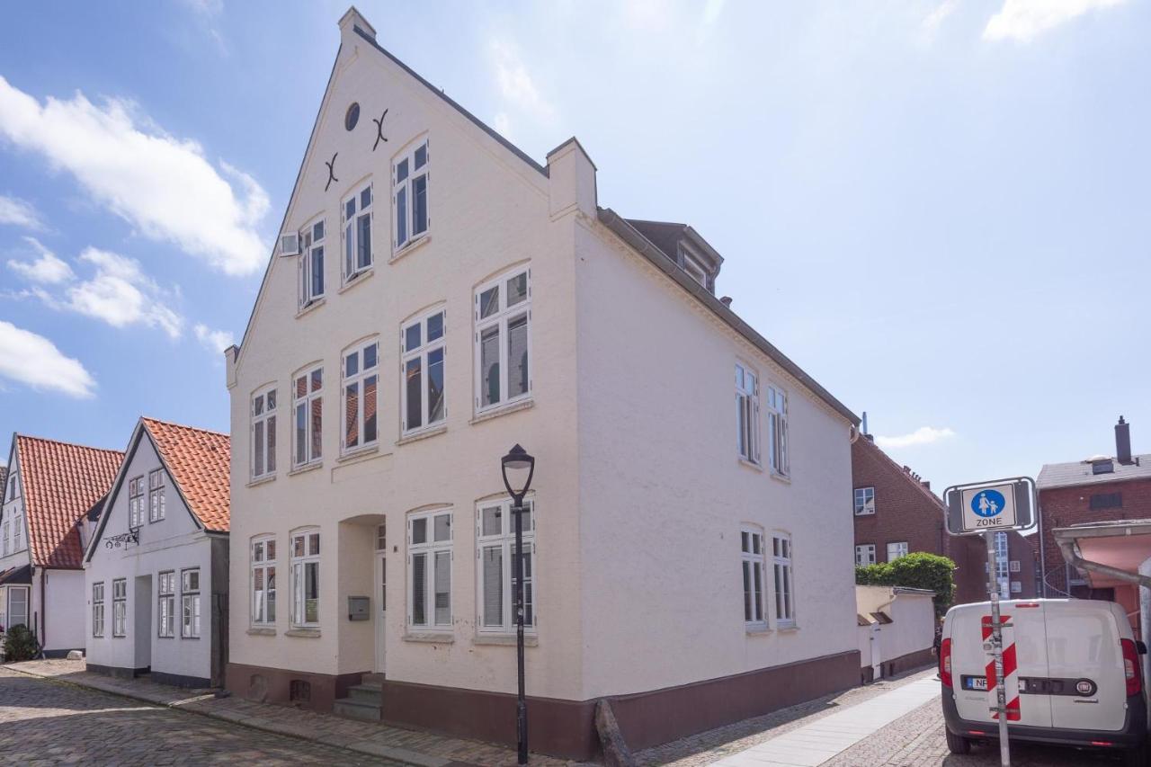 Apartmenthaus Theodor Storm Daemmerstunde Husum  Extérieur photo